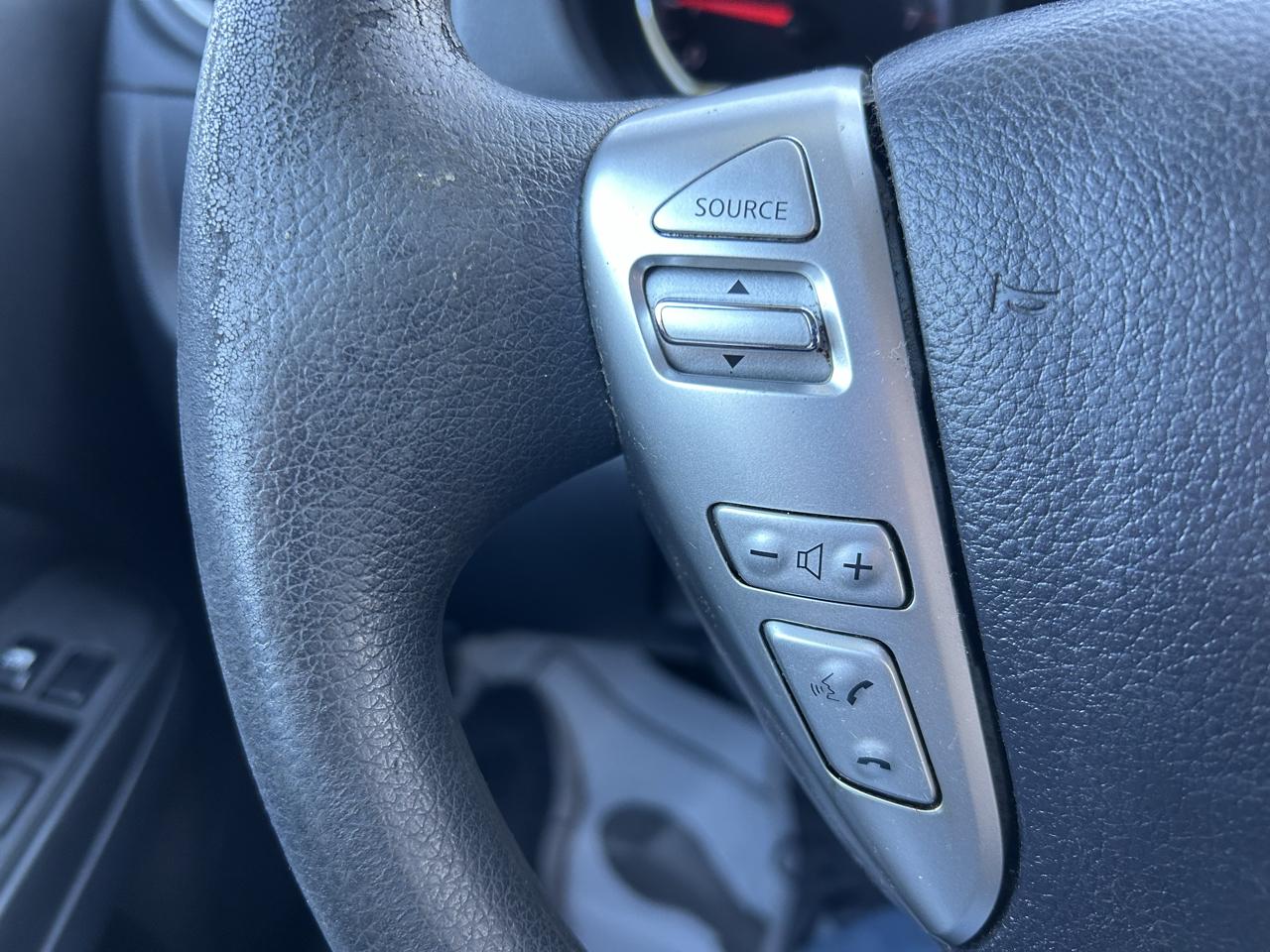 Nissan Versa 4dr Sdn CVT 1.6 S Plus 2016