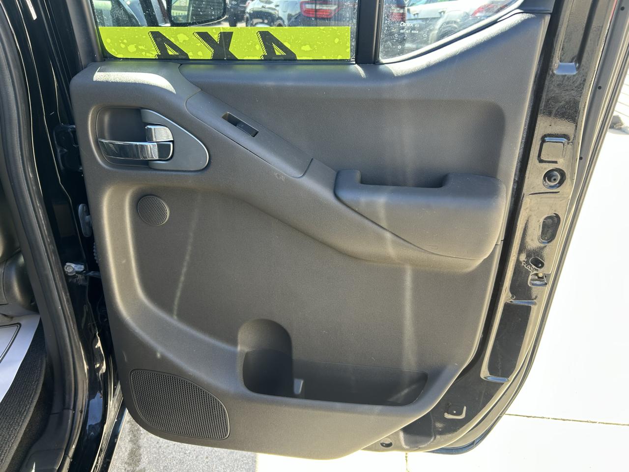 Nissan Frontier 4WD Crew Cab SWB Auto PRO-4X 2014