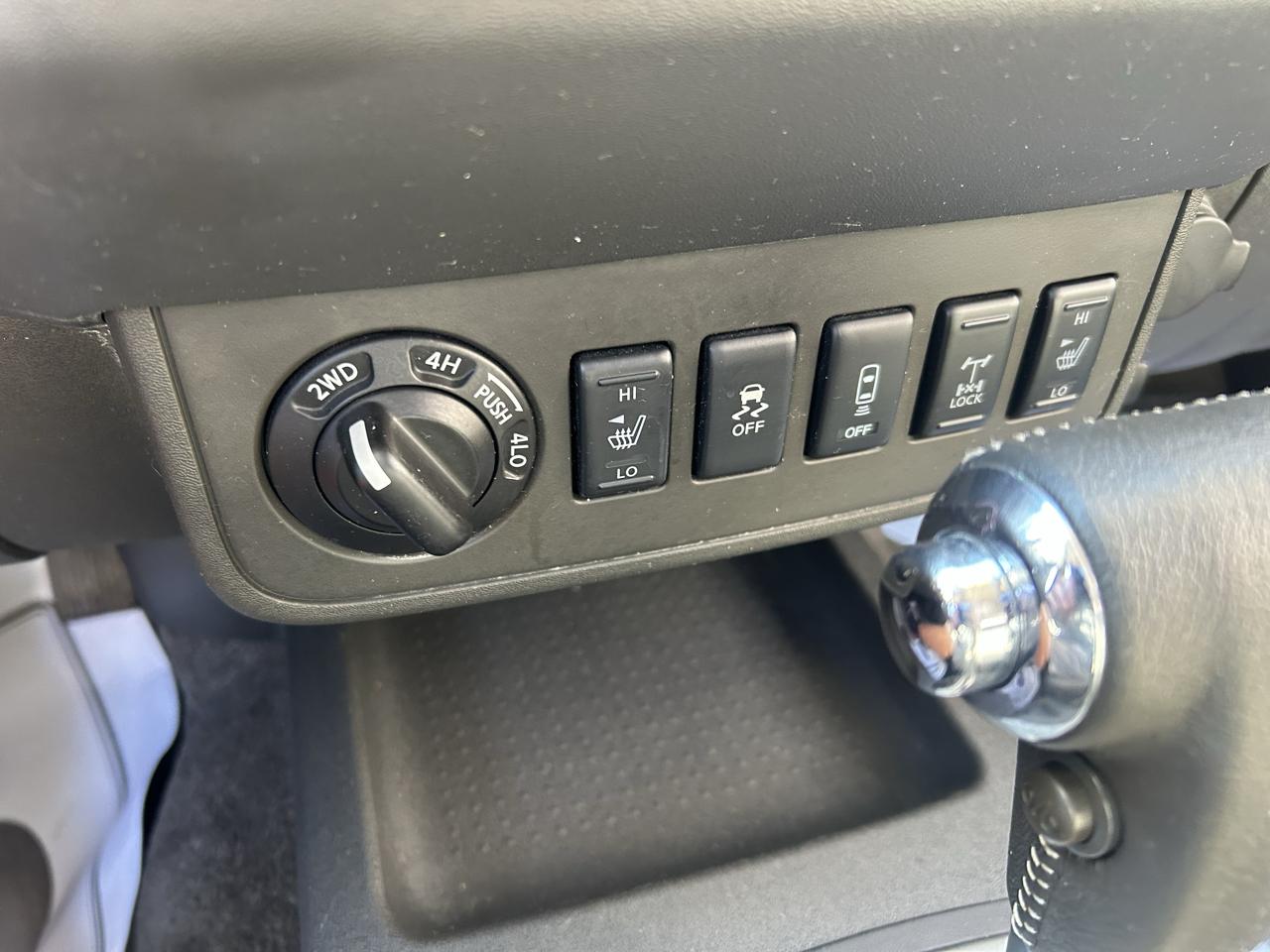Nissan Frontier 4WD Crew Cab SWB Auto PRO-4X 2014