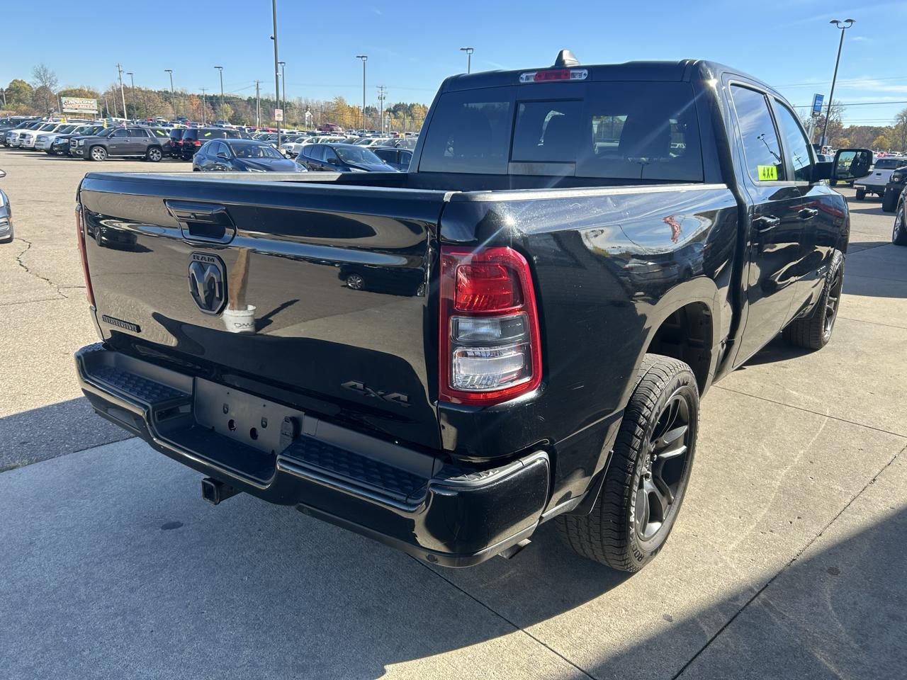 RAM 1500 Big Horn 4x4 Crew Cab 5'7" Box 2020