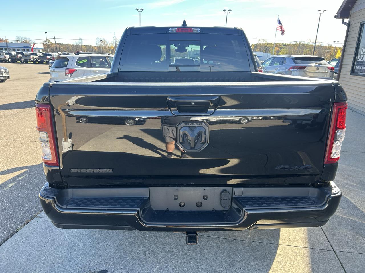 RAM 1500 Big Horn 4x4 Crew Cab 5'7" Box 2020