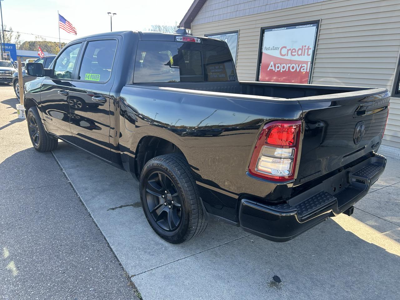 RAM 1500 Big Horn 4x4 Crew Cab 5'7" Box 2020