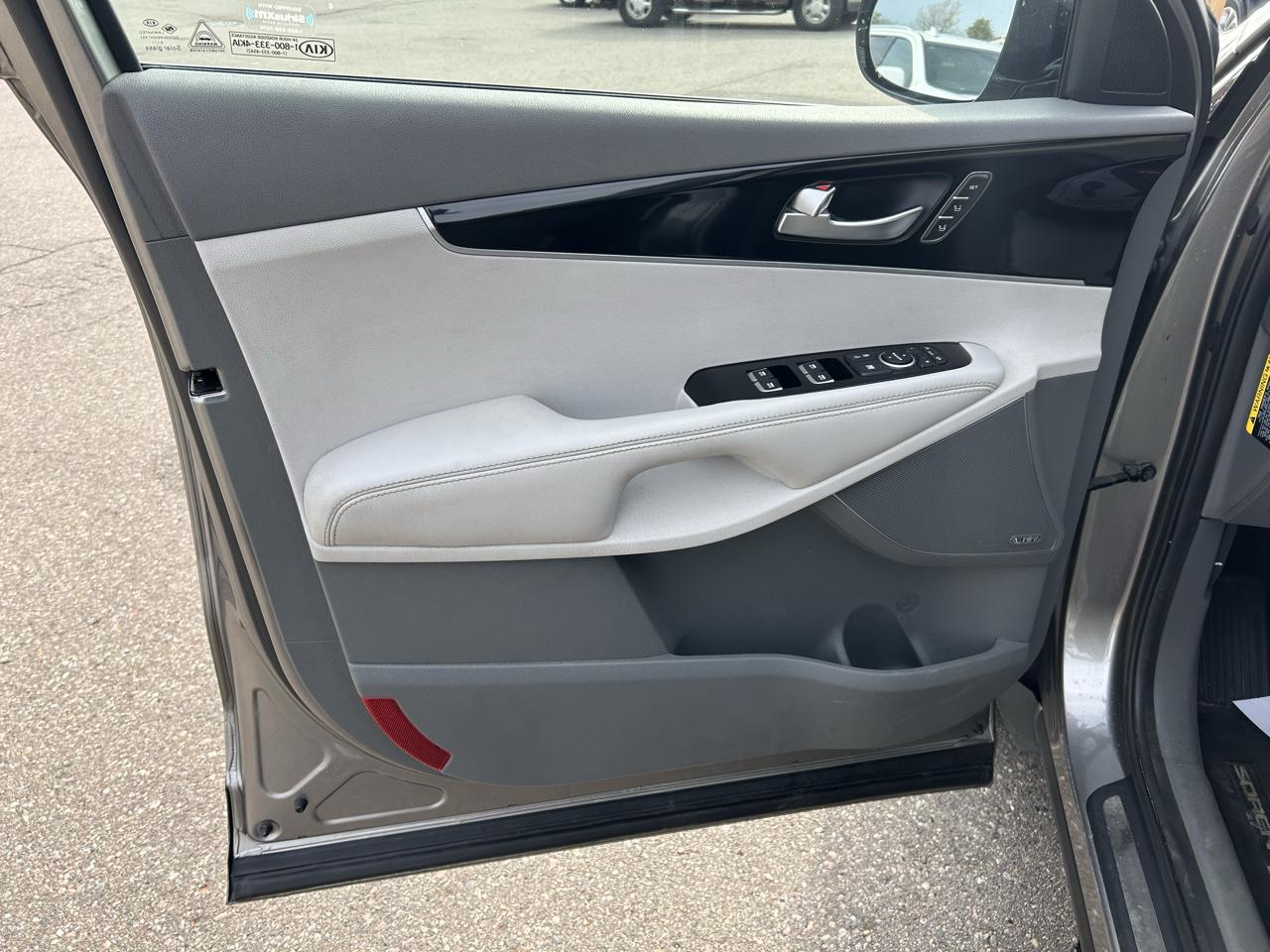 Kia Sorento AWD 4dr 3.3L SX 2016