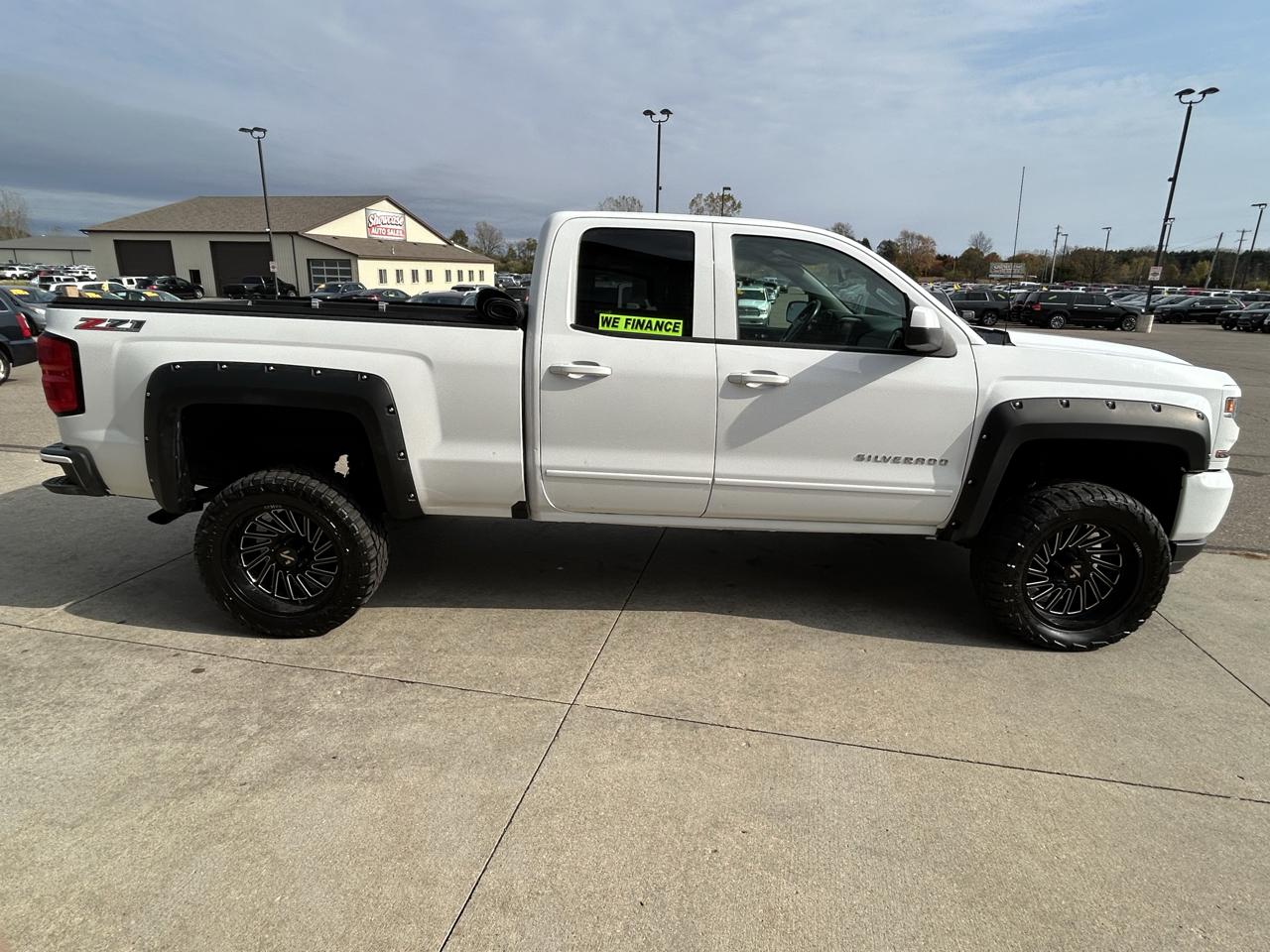 Chevrolet Silverado 1500 4WD Double Cab 143.5" LT w/2LT 2017