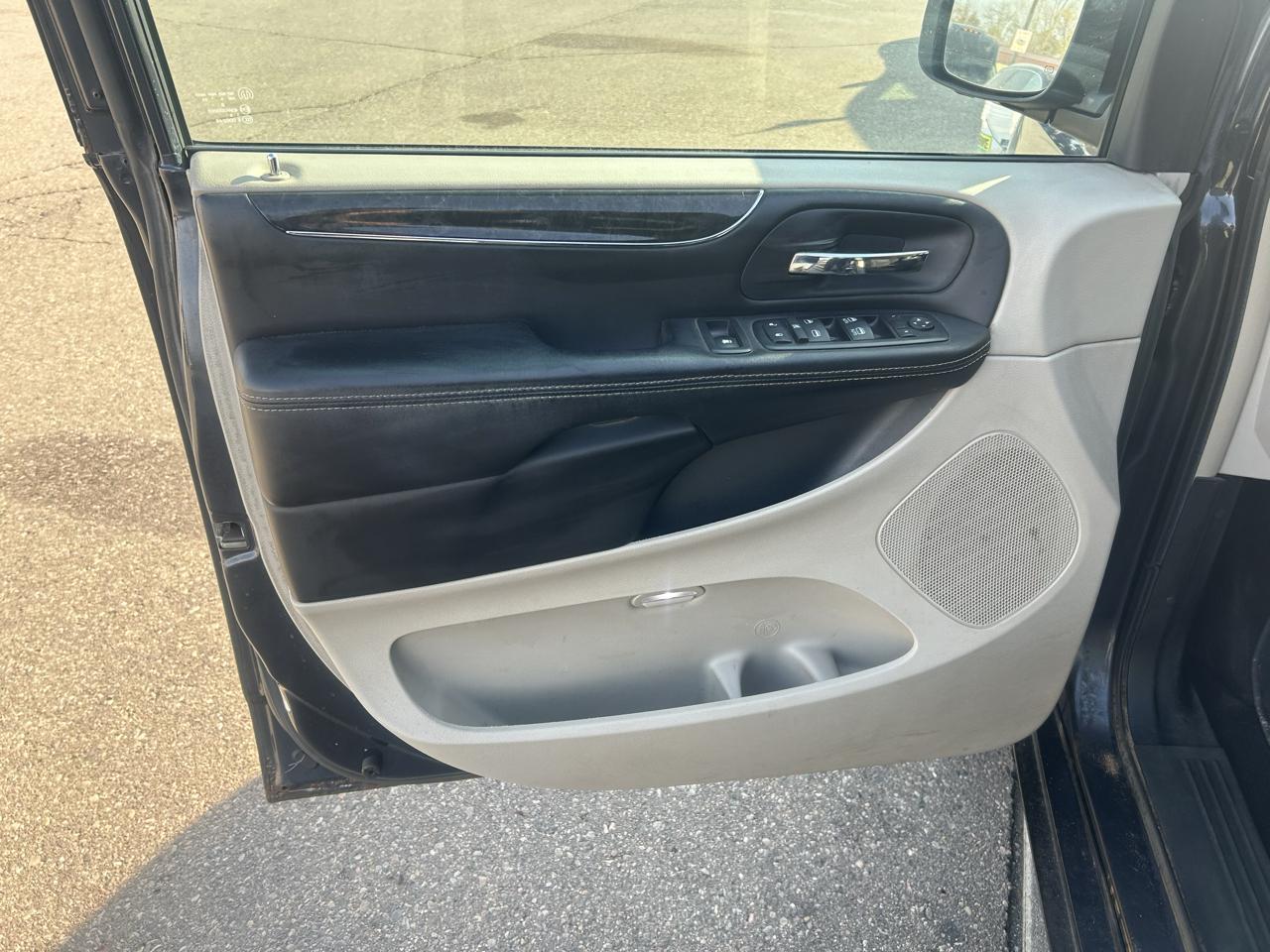 Chrysler Town & Country 4dr Wgn Touring 2014