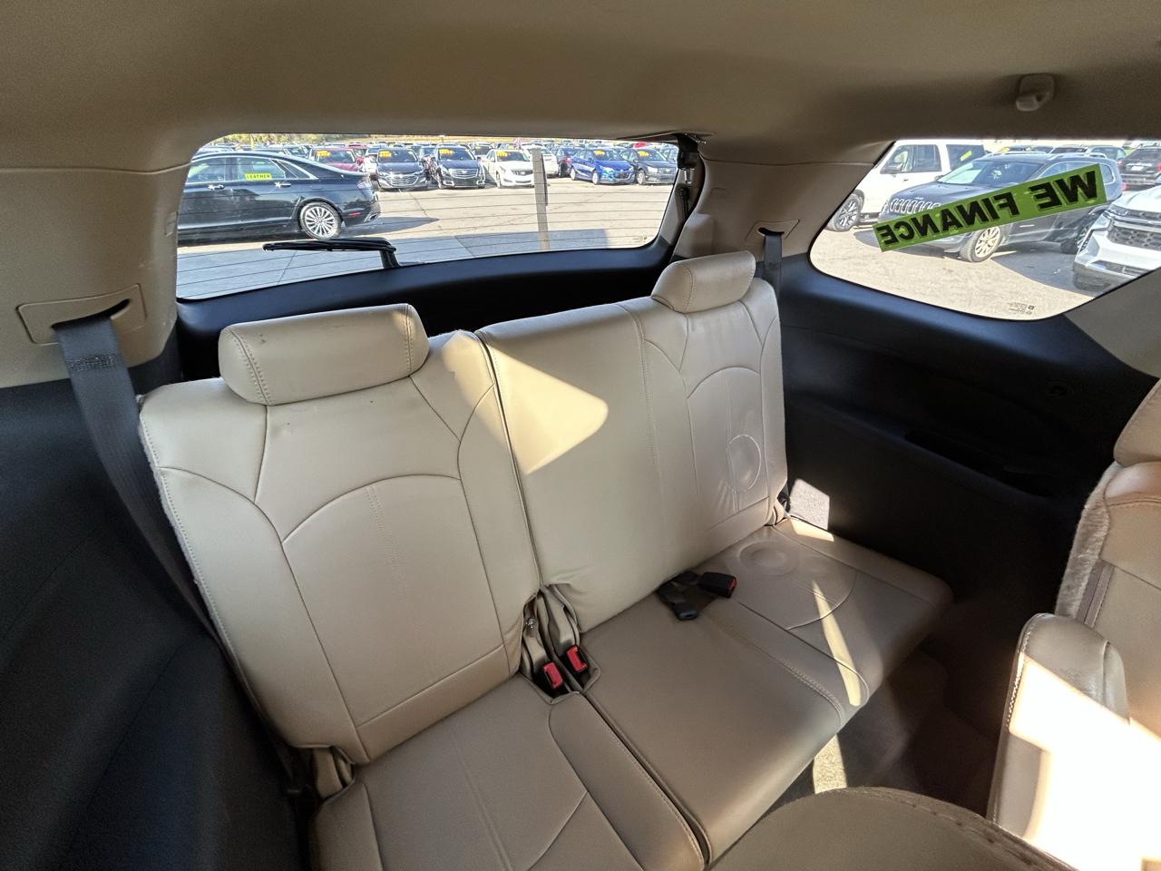 GMC Acadia FWD 4dr SLT2 2011