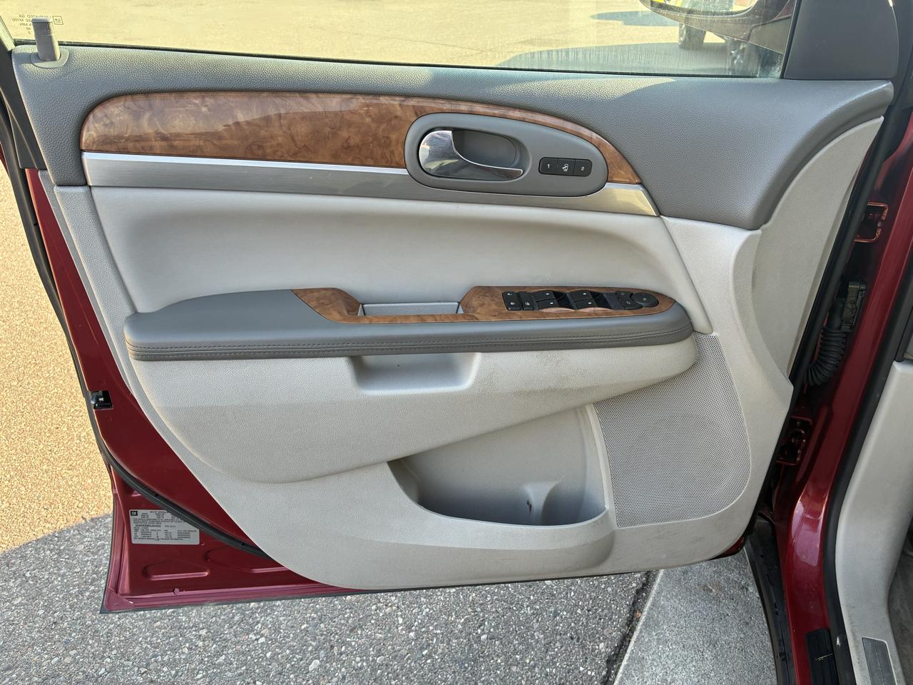 Buick Enclave AWD 4dr Leather 2012