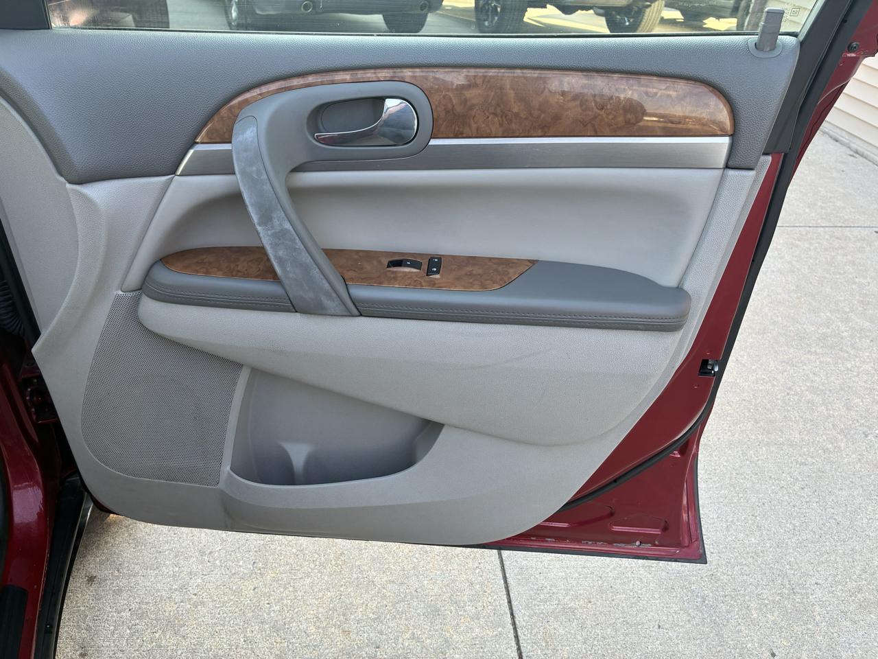 Buick Enclave AWD 4dr Leather 2012