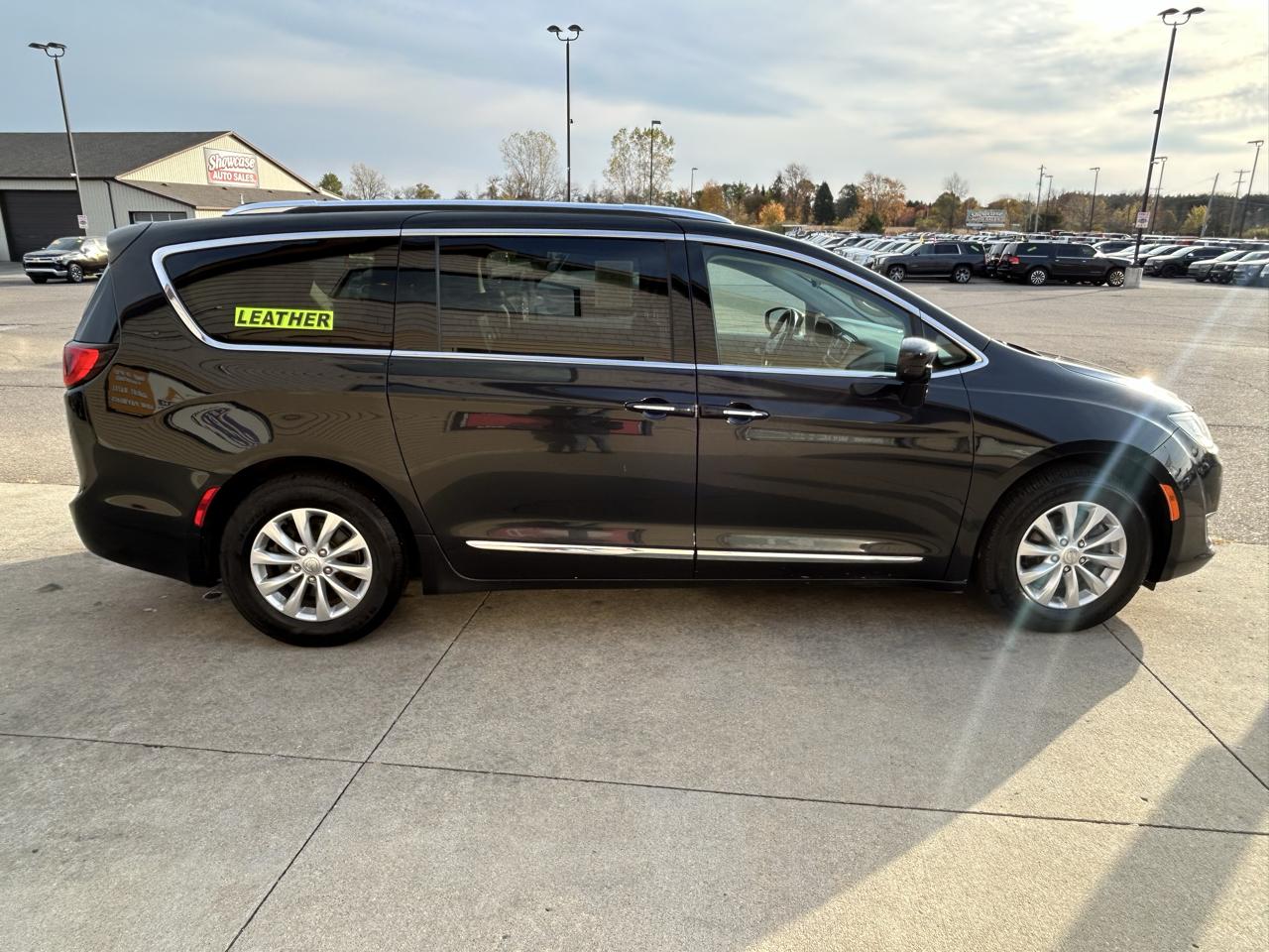 Chrysler Pacifica Touring L FWD 2018