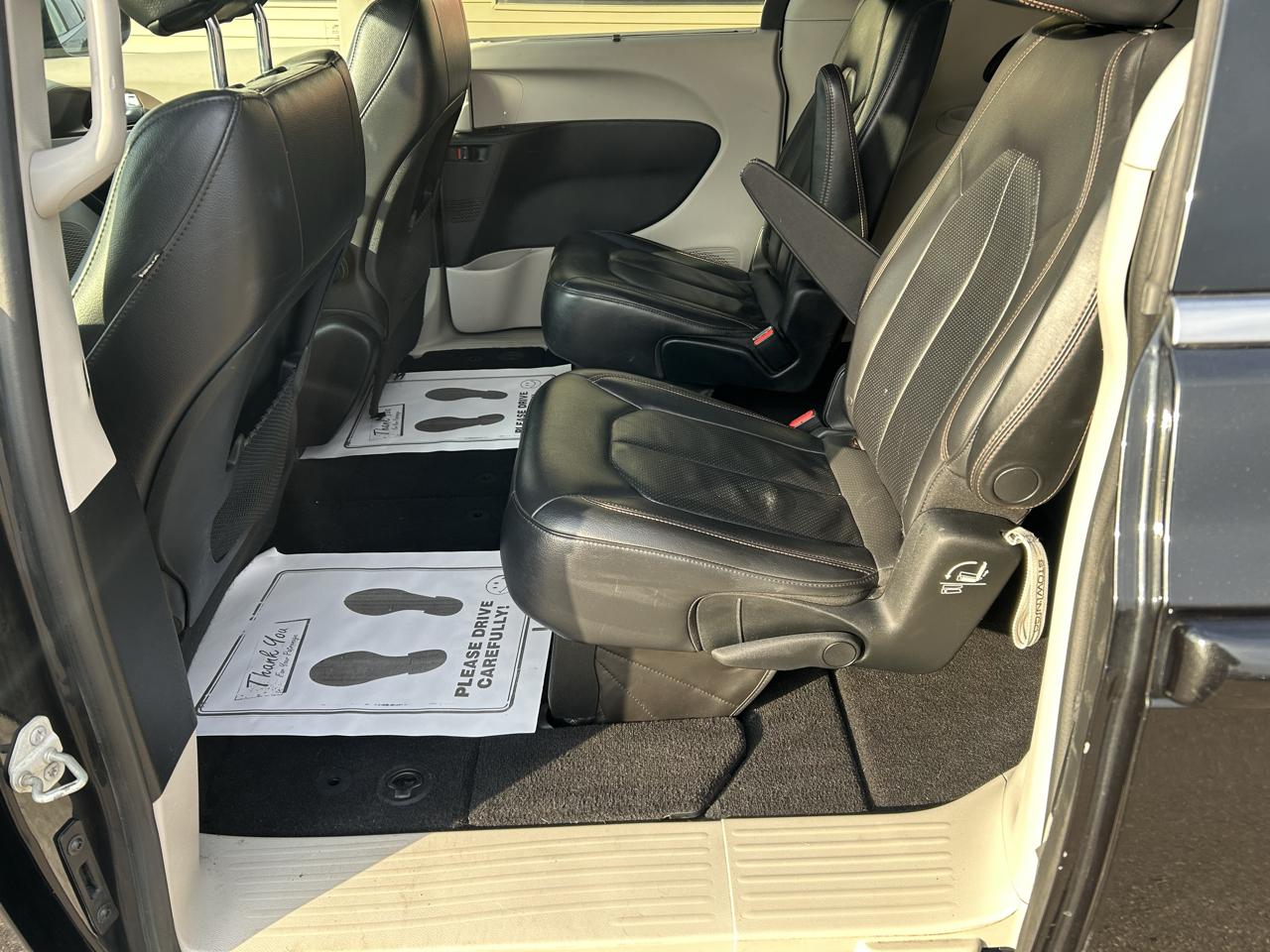 Chrysler Pacifica Touring L FWD 2018