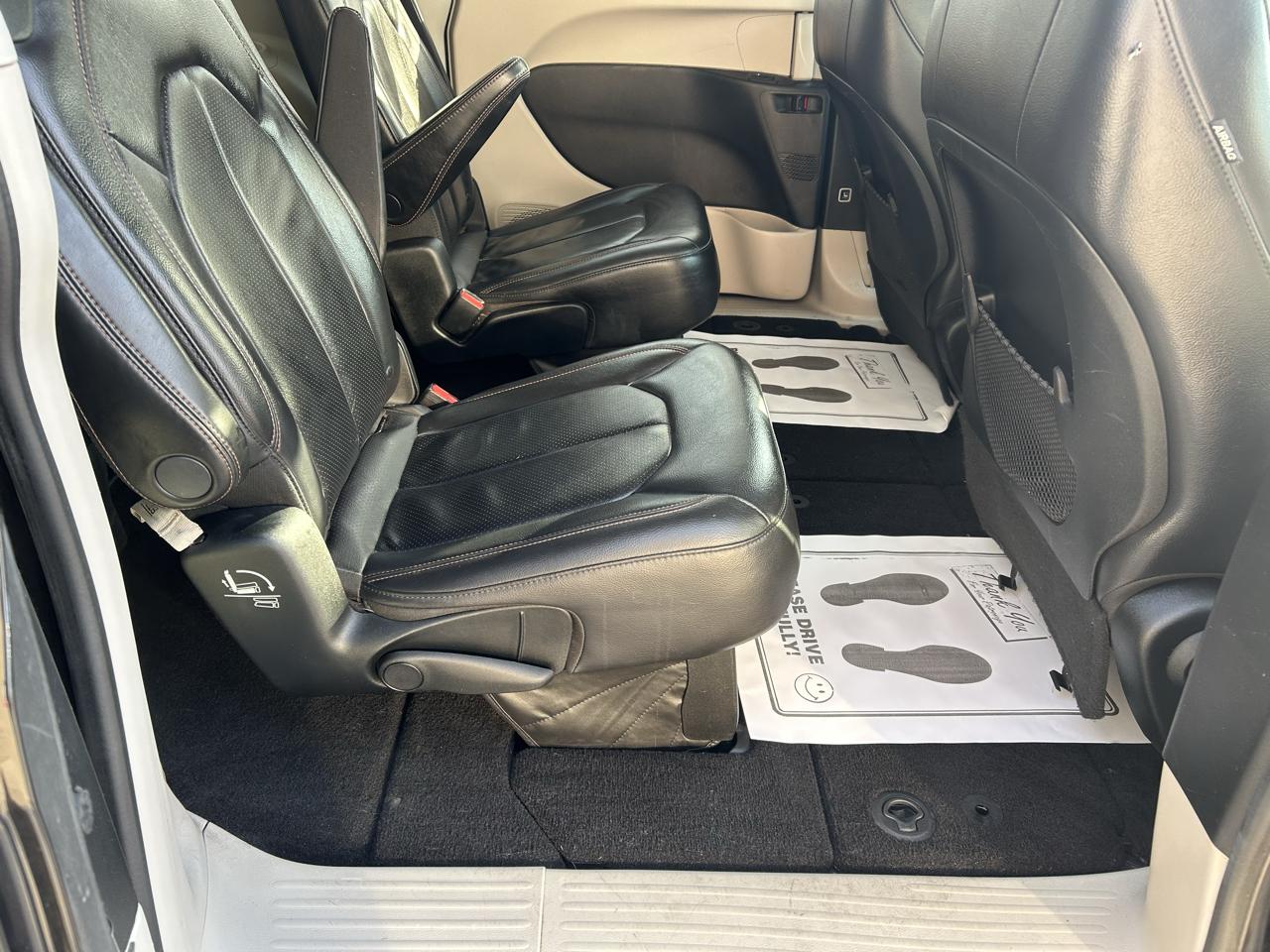 Chrysler Pacifica Touring L FWD 2018