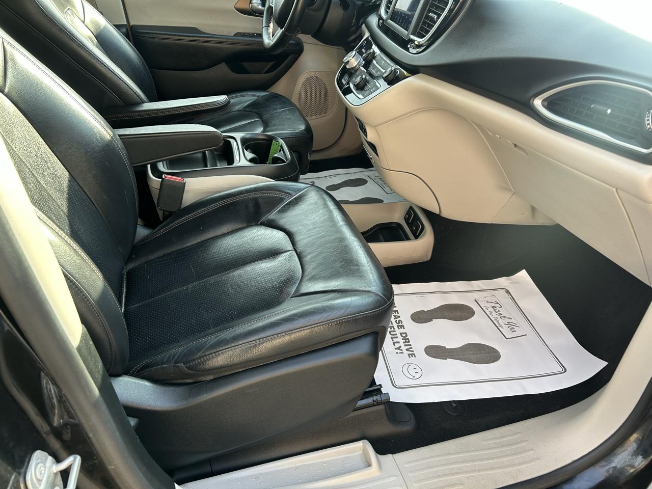 Chrysler Pacifica Touring L FWD 2018