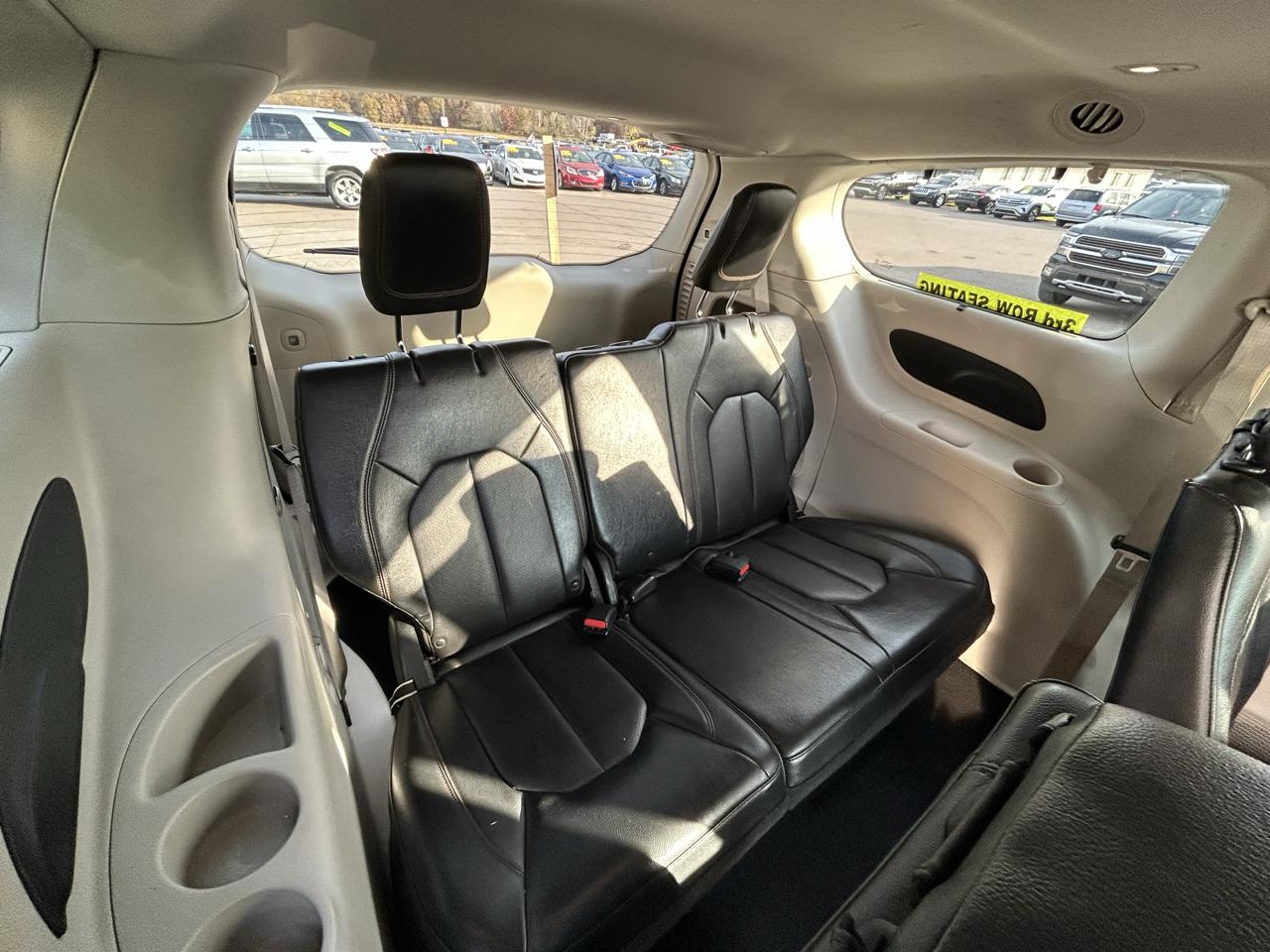 Chrysler Pacifica Touring L FWD 2018