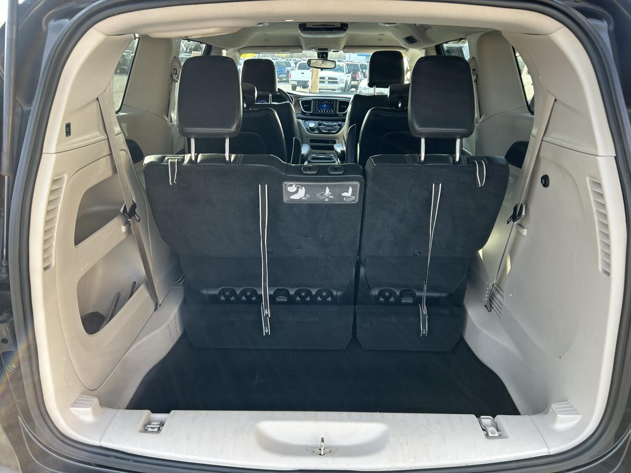 Chrysler Pacifica Touring L FWD 2018