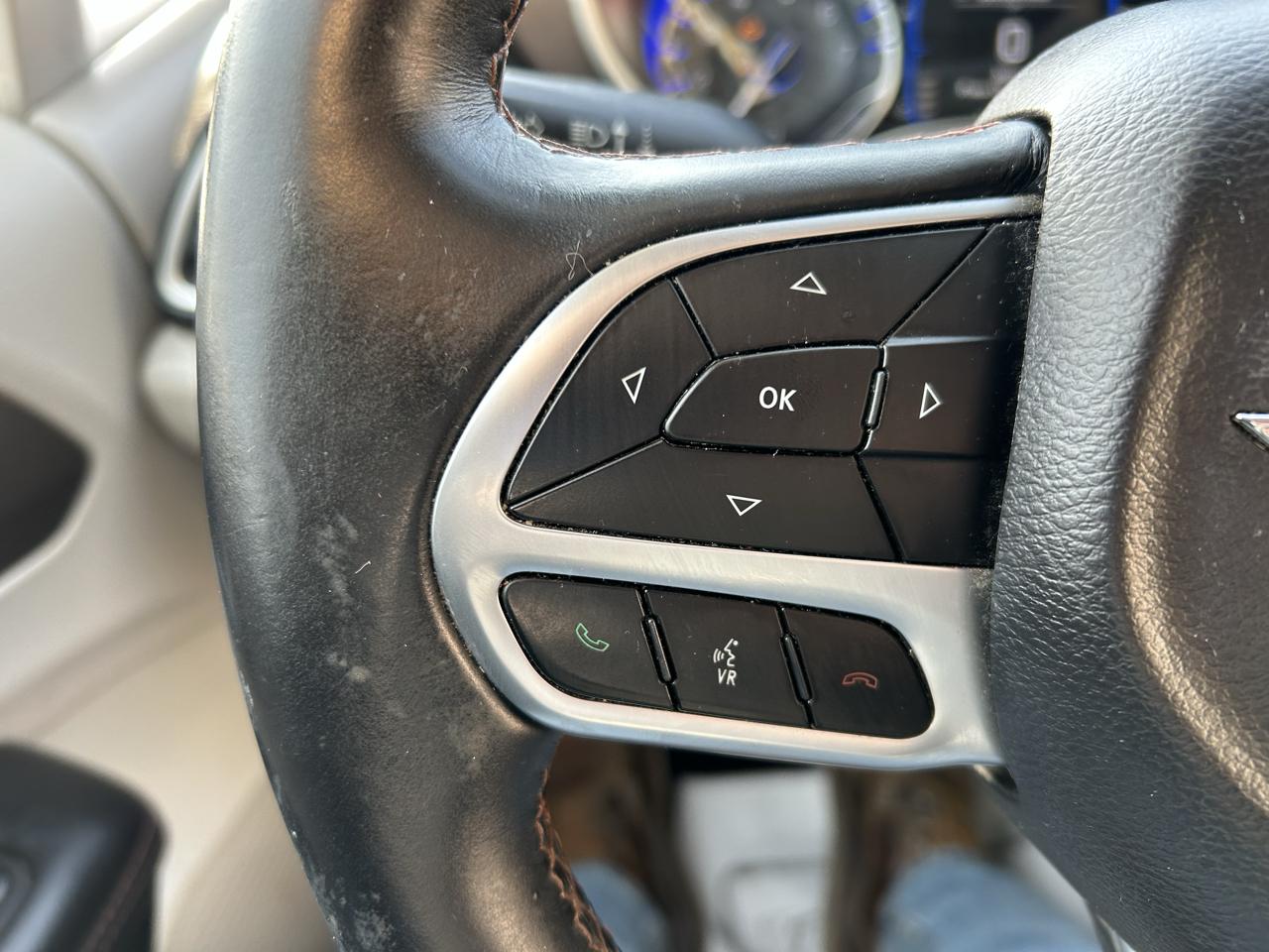 Chrysler Pacifica Touring L FWD 2018