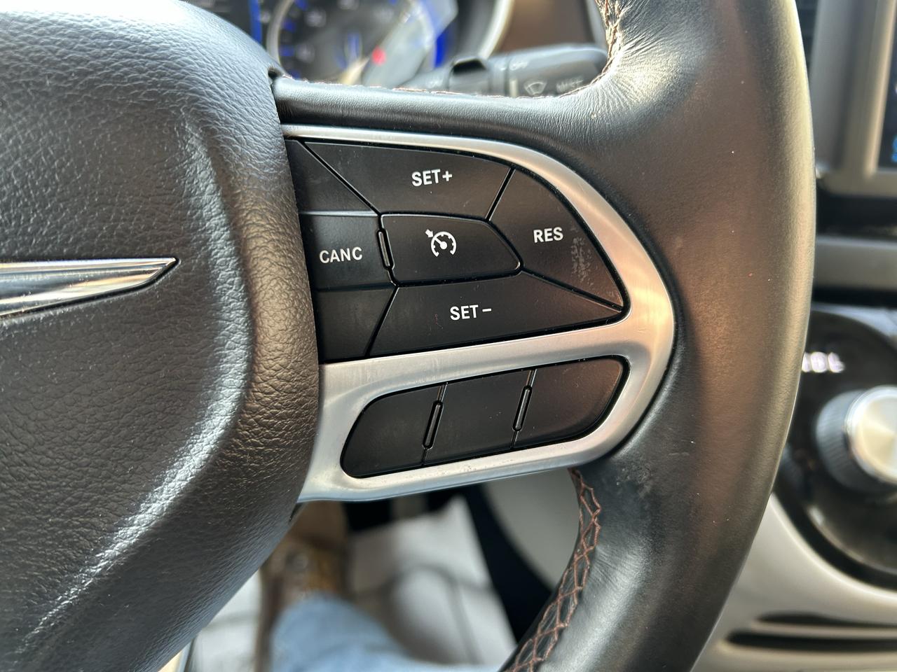 Chrysler Pacifica Touring L FWD 2018