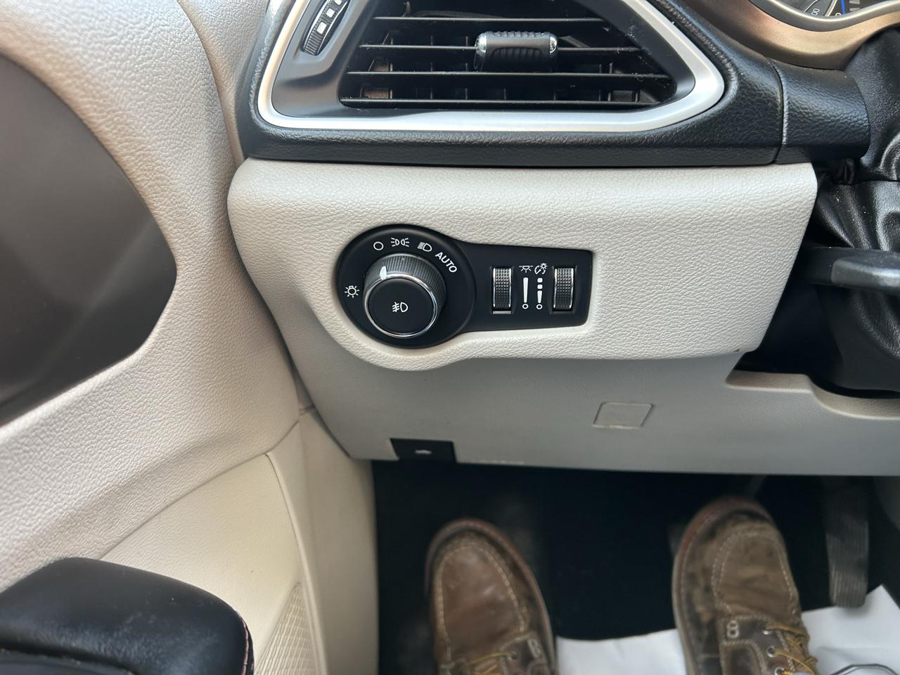 Chrysler Pacifica Touring L FWD 2018