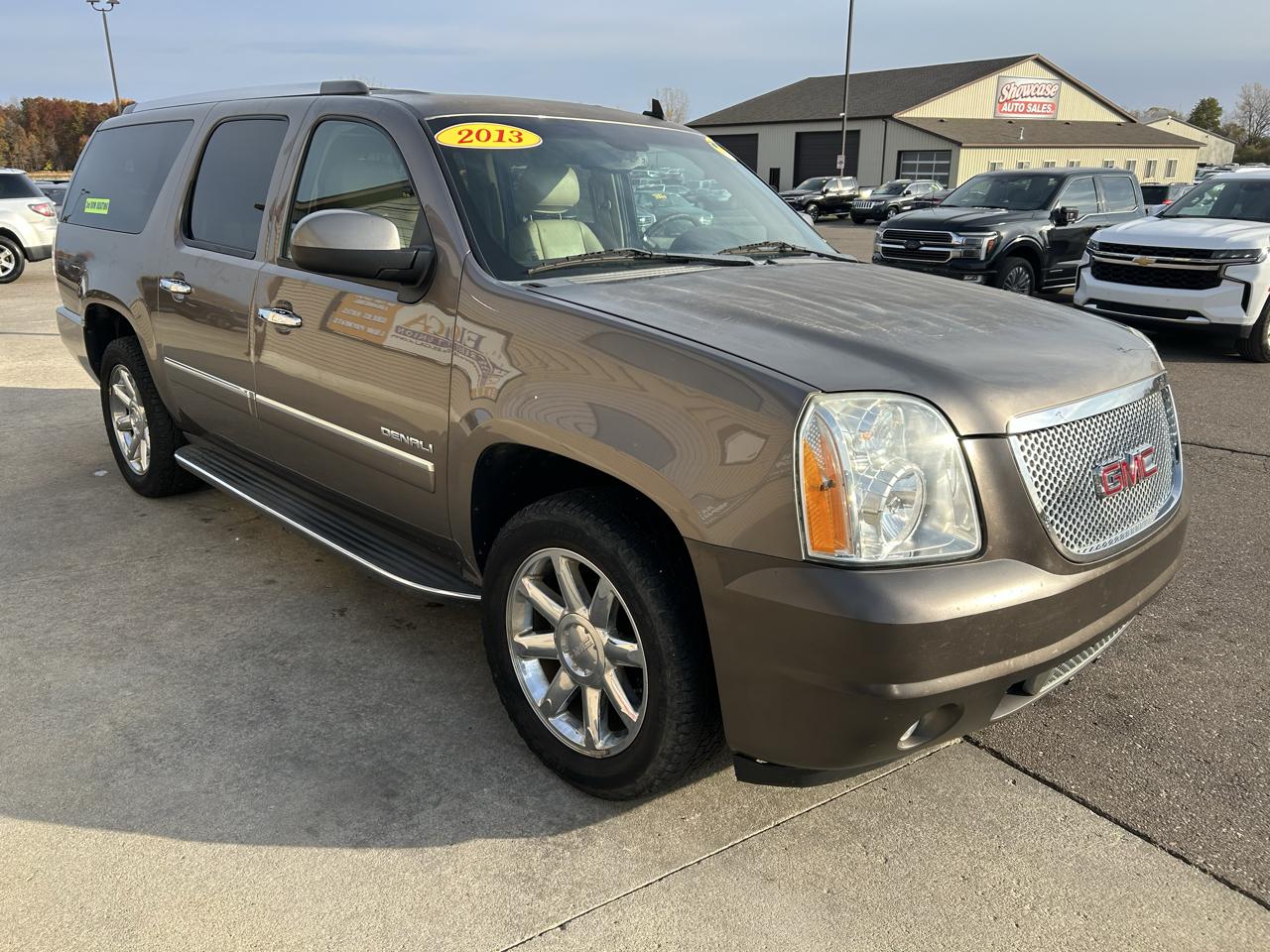 GMC Yukon XL AWD 4dr 1500 Denali 2013