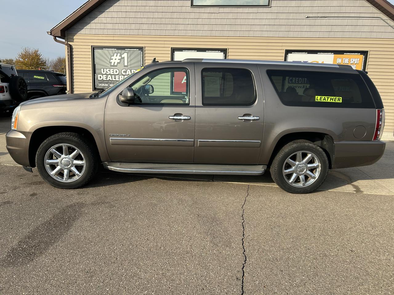 GMC Yukon XL AWD 4dr 1500 Denali 2013