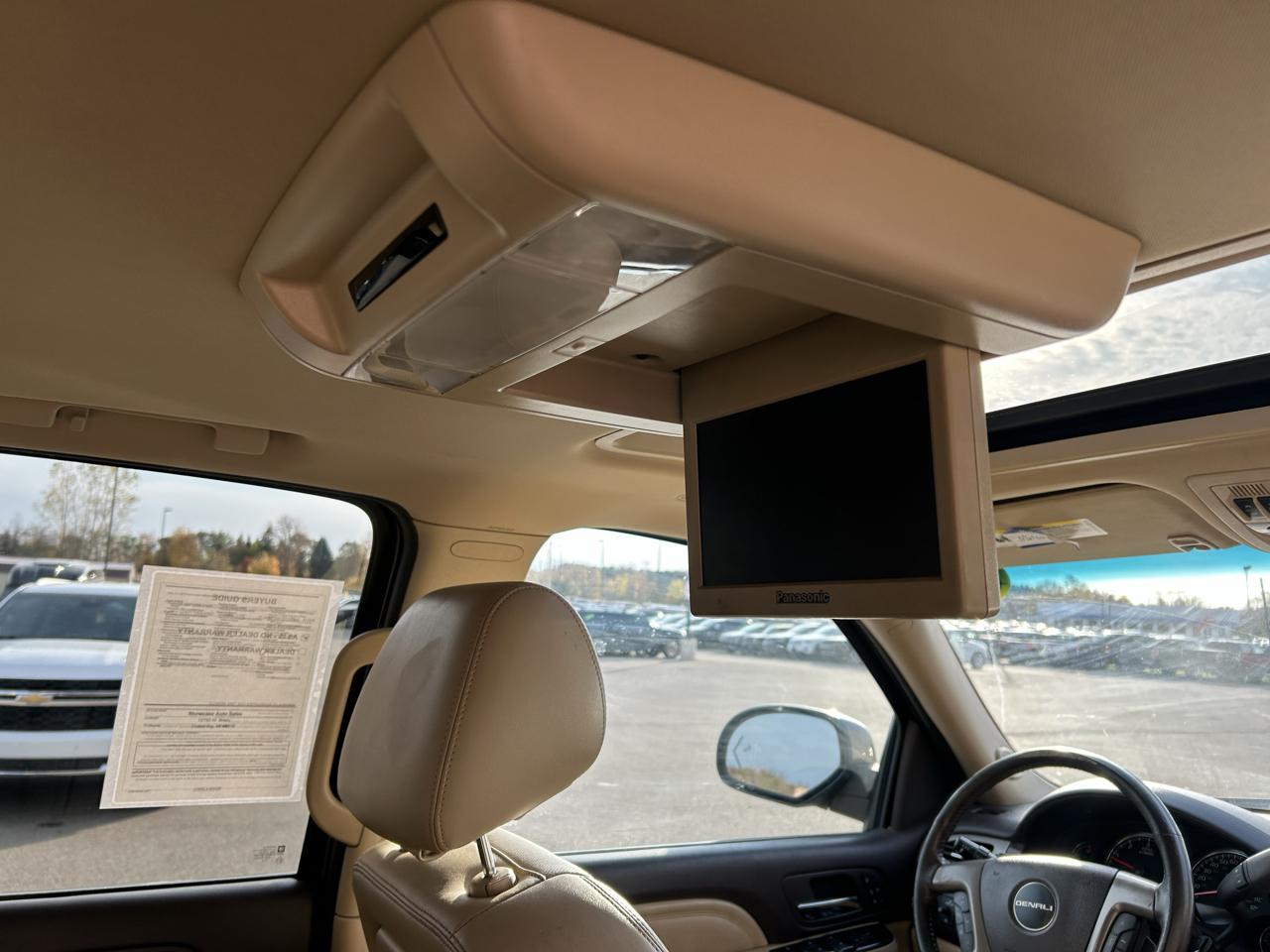 GMC Yukon XL AWD 4dr 1500 Denali 2013