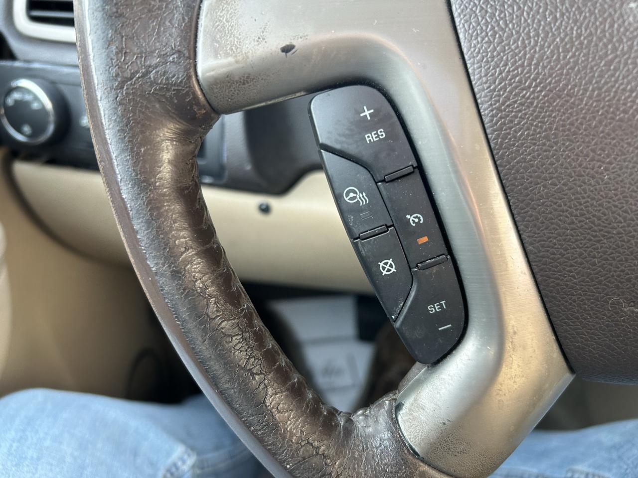 GMC Yukon XL AWD 4dr 1500 Denali 2013