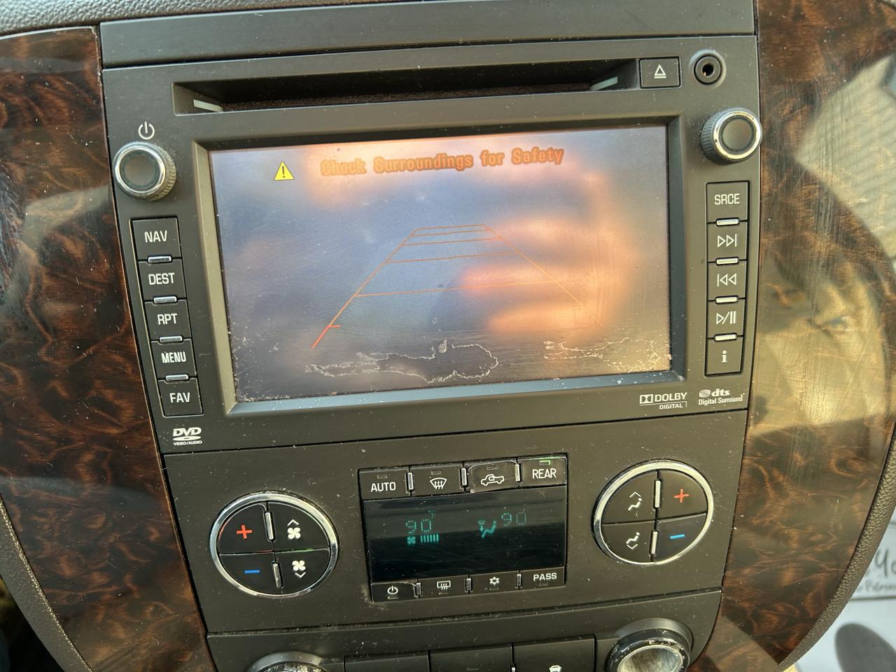 GMC Yukon XL AWD 4dr 1500 Denali 2013