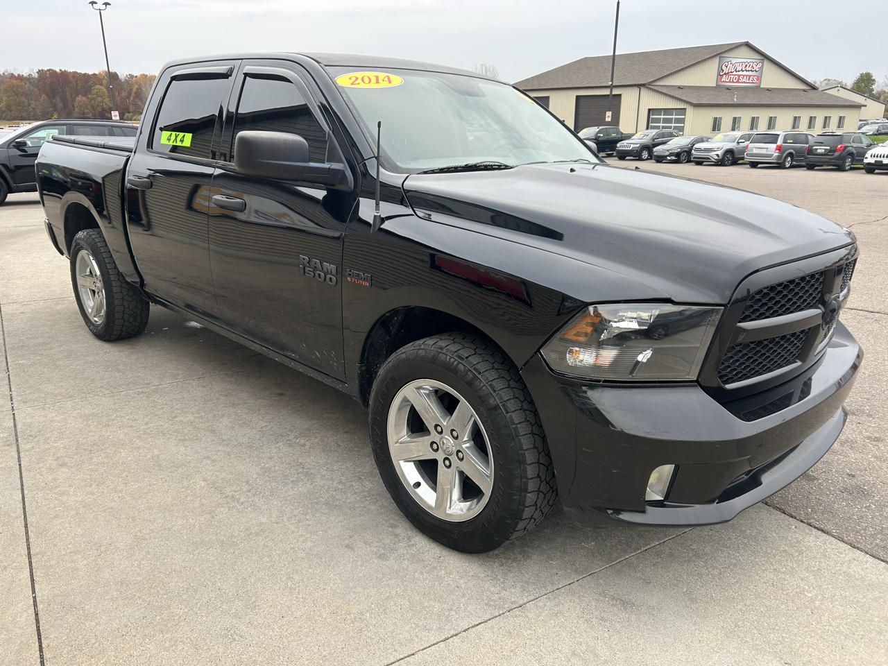 RAM 1500 4WD Crew Cab 140.5" Express 2014