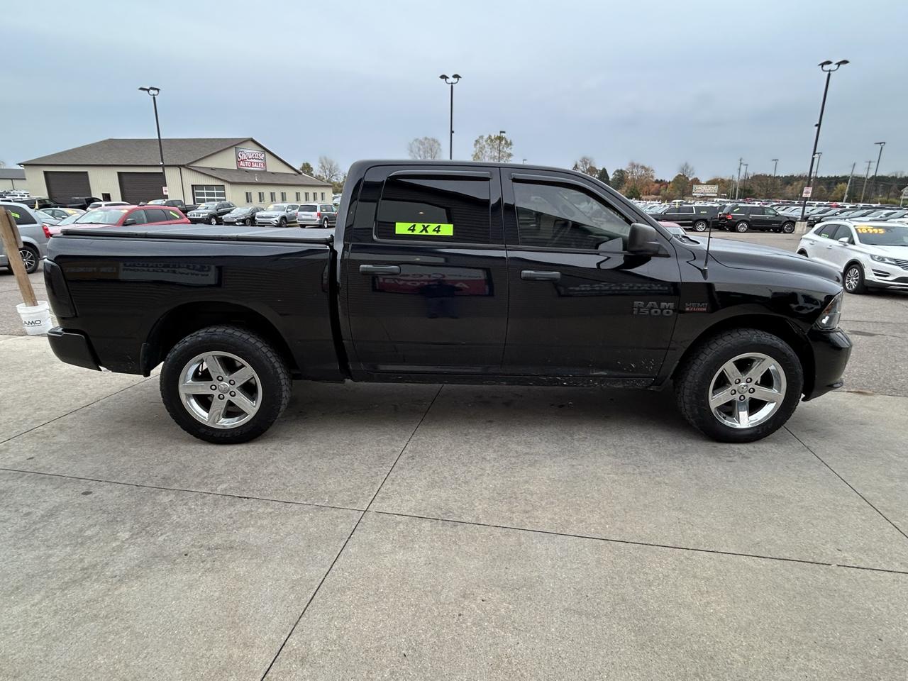 RAM 1500 4WD Crew Cab 140.5" Express 2014