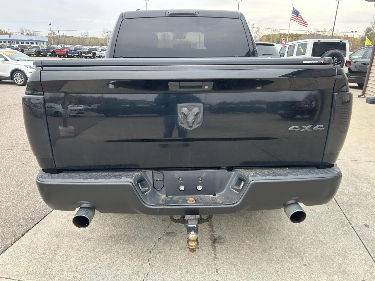 RAM 1500 4WD Crew Cab 140.5" Express 2014