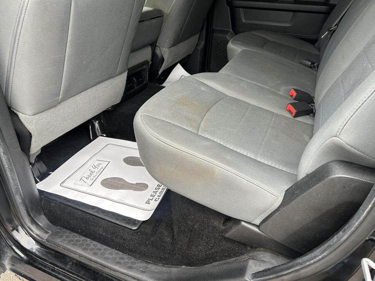 RAM 1500 4WD Crew Cab 140.5" Express 2014