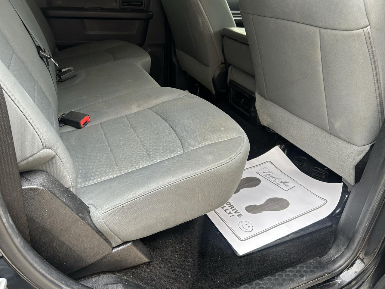 RAM 1500 4WD Crew Cab 140.5" Express 2014