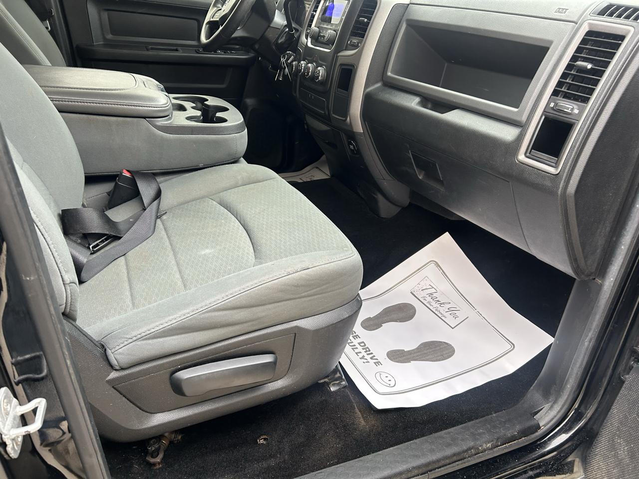 RAM 1500 4WD Crew Cab 140.5" Express 2014