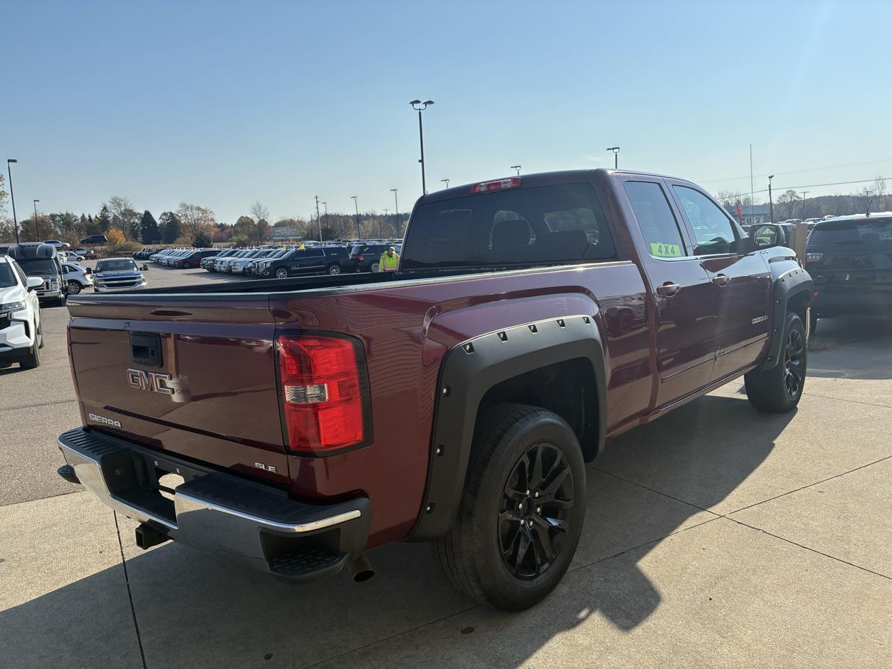 GMC Sierra 1500 4WD Double Cab 143.5" SLE 2015
