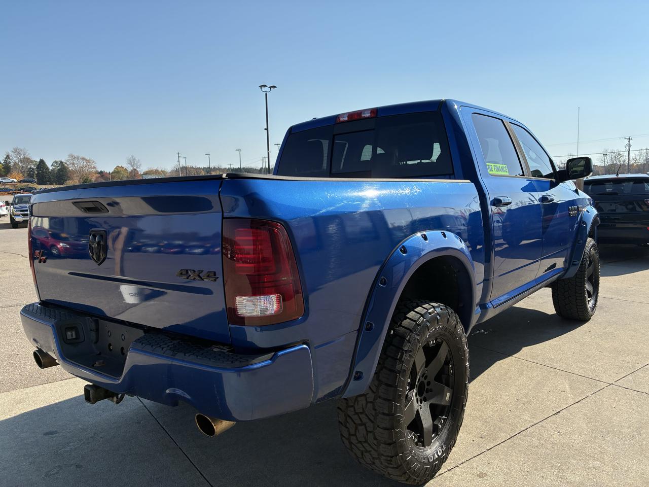 RAM 1500 4WD Crew Cab 140.5" Sport 2015