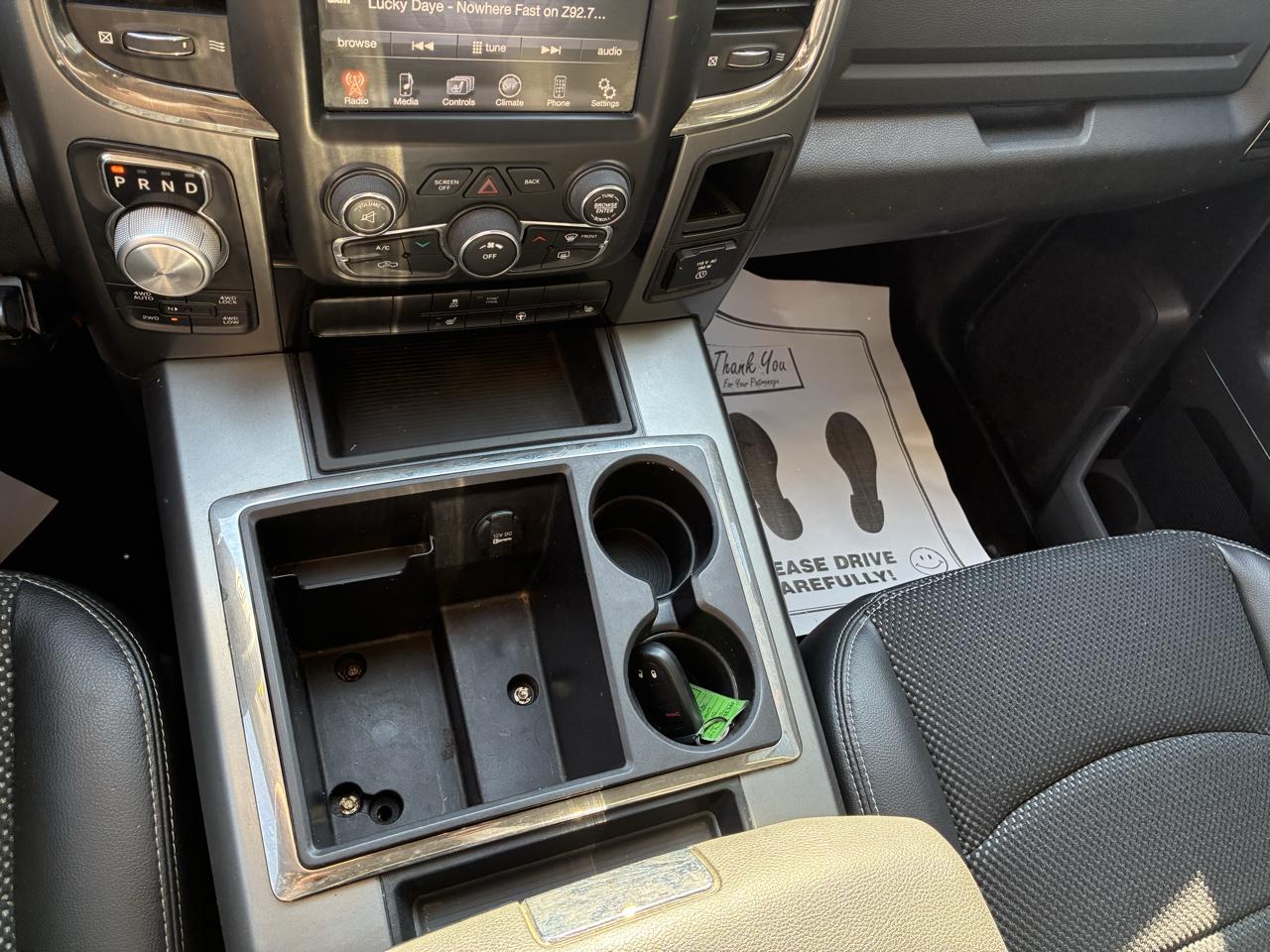 RAM 1500 4WD Crew Cab 140.5" Sport 2015