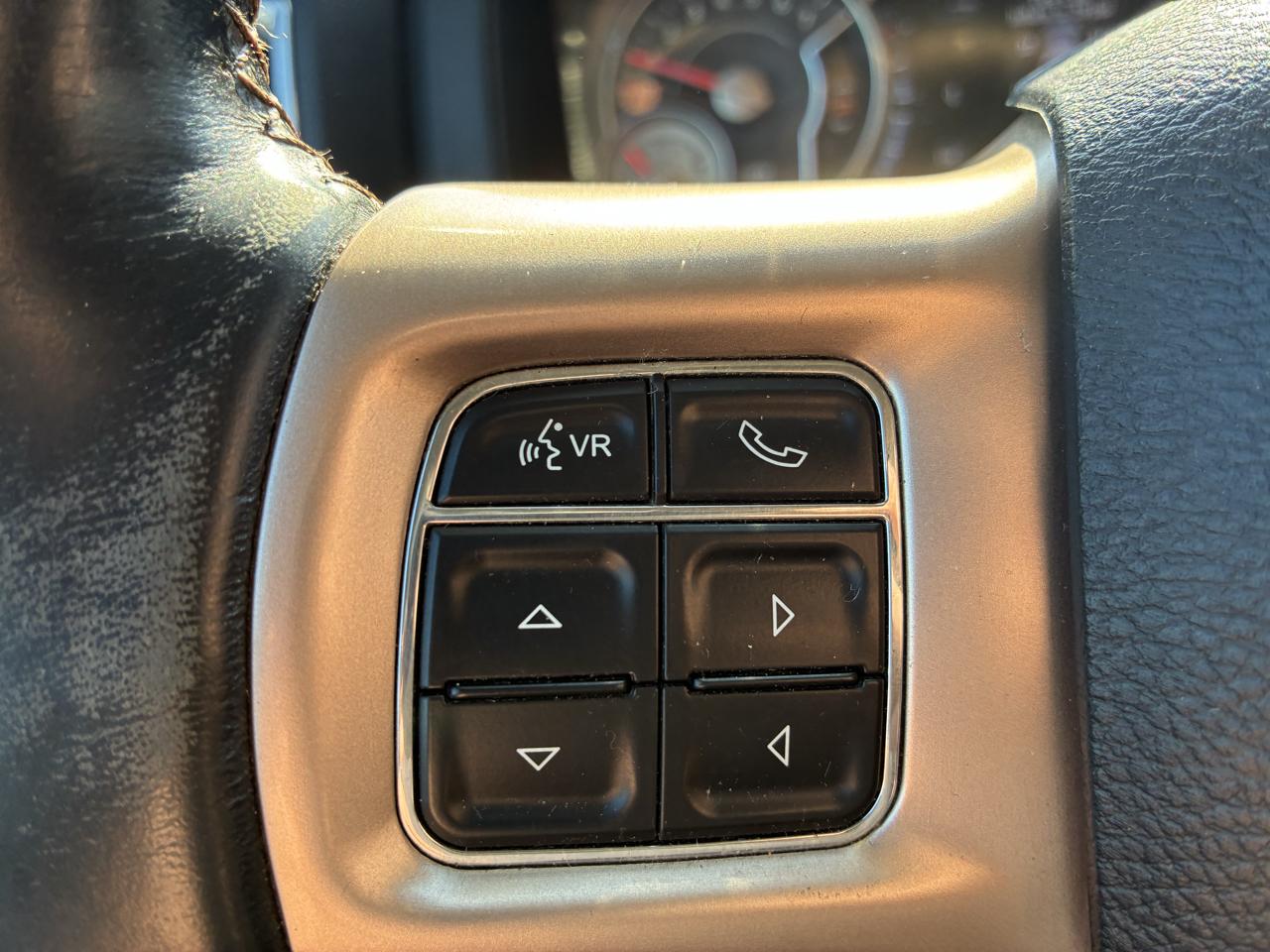 RAM 1500 4WD Crew Cab 140.5" Longhorn 2016