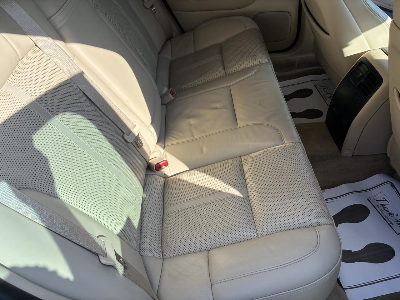 Lincoln MKS 4dr Sdn 3.7L FWD 2010