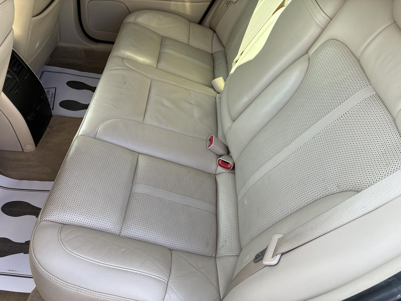 Lincoln MKS 4dr Sdn 3.7L FWD 2010