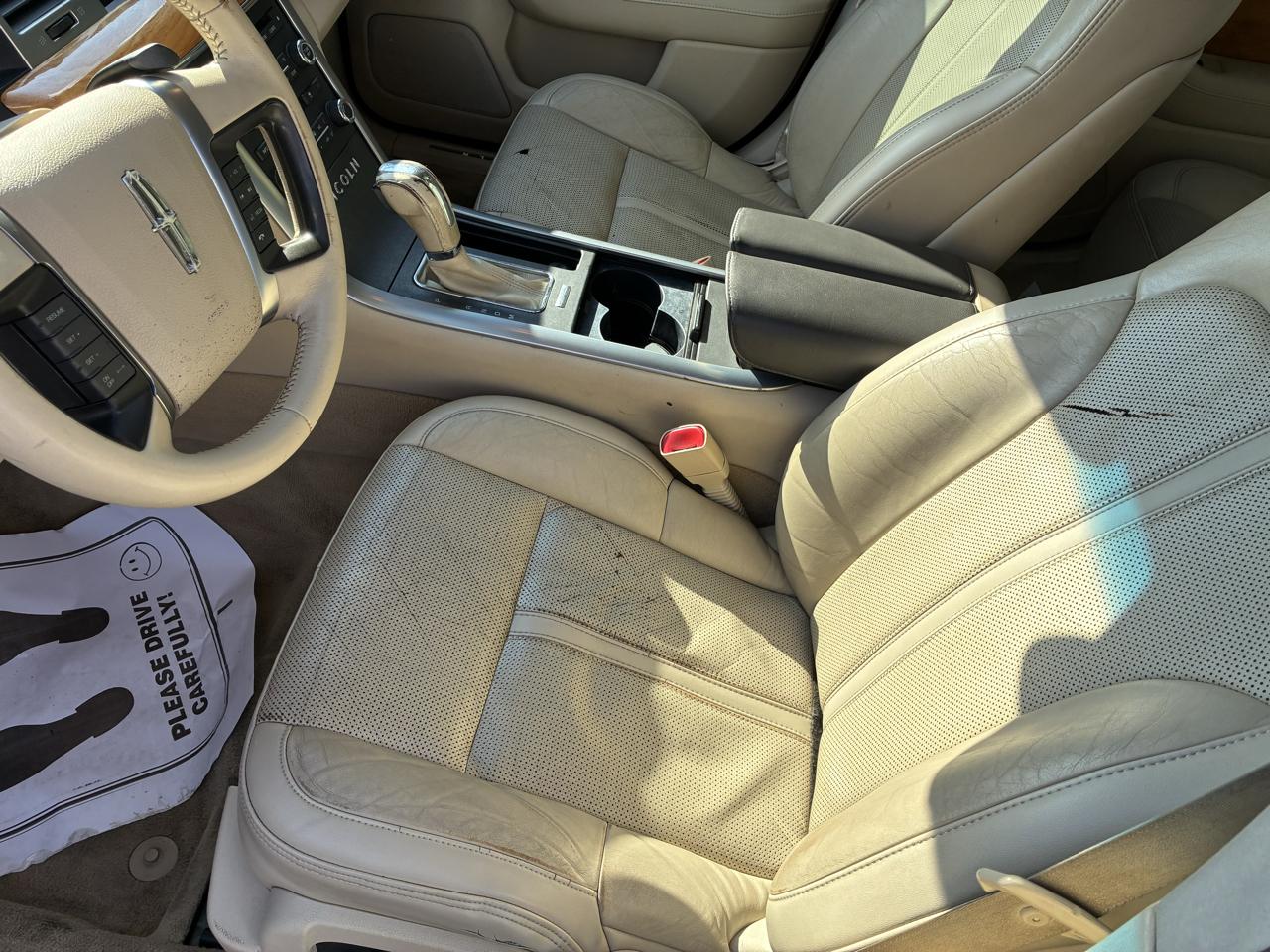 Lincoln MKS 4dr Sdn 3.7L FWD 2010