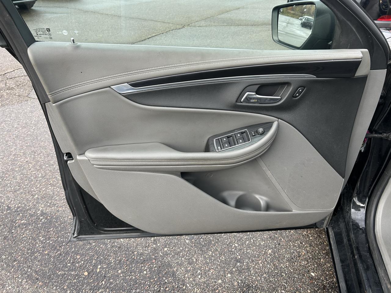 Chevrolet Impala 4dr Sdn LT w/1LT 2017