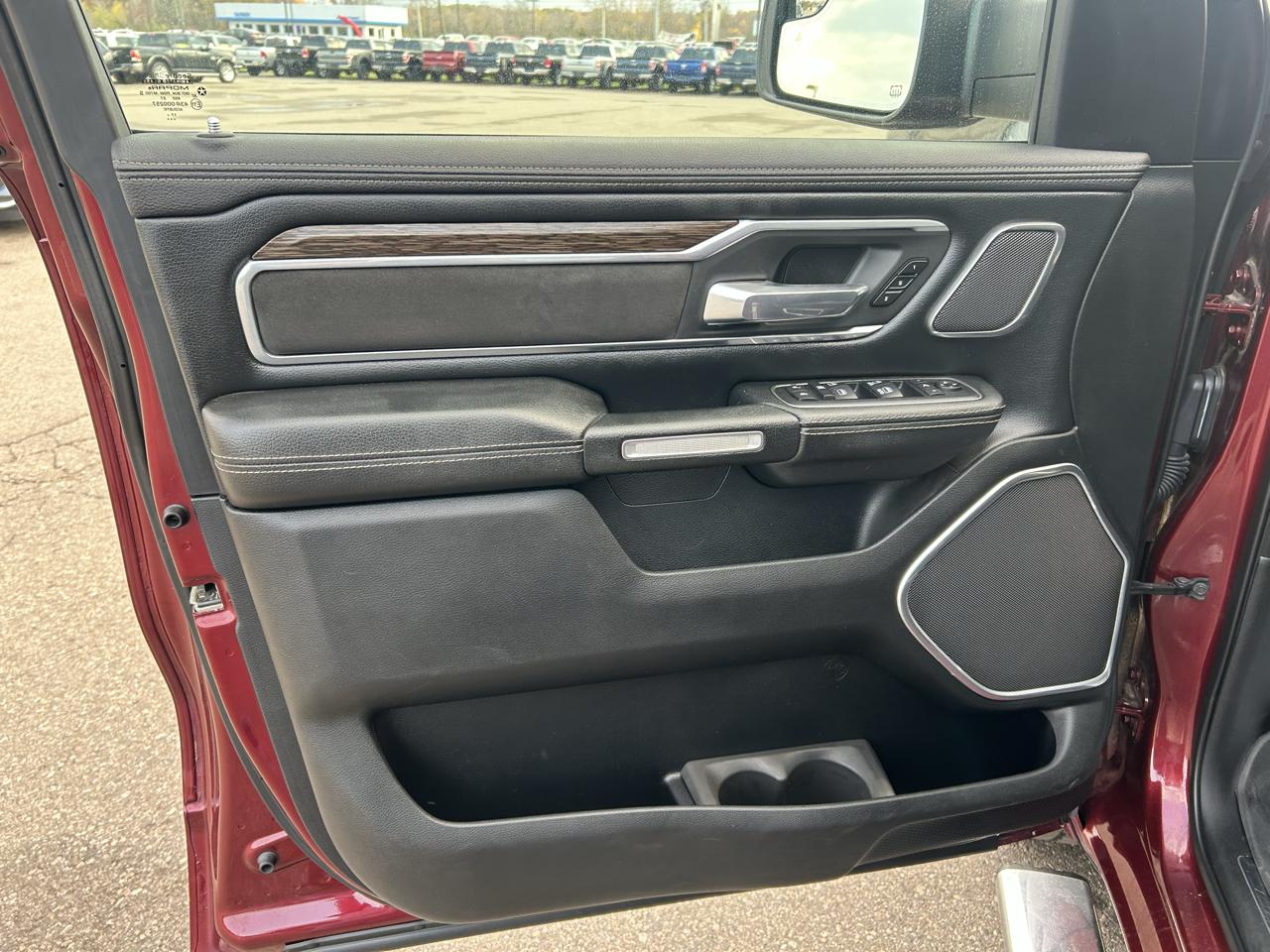 RAM 1500 Laramie 4x4 Crew Cab 5'7" Box 2019