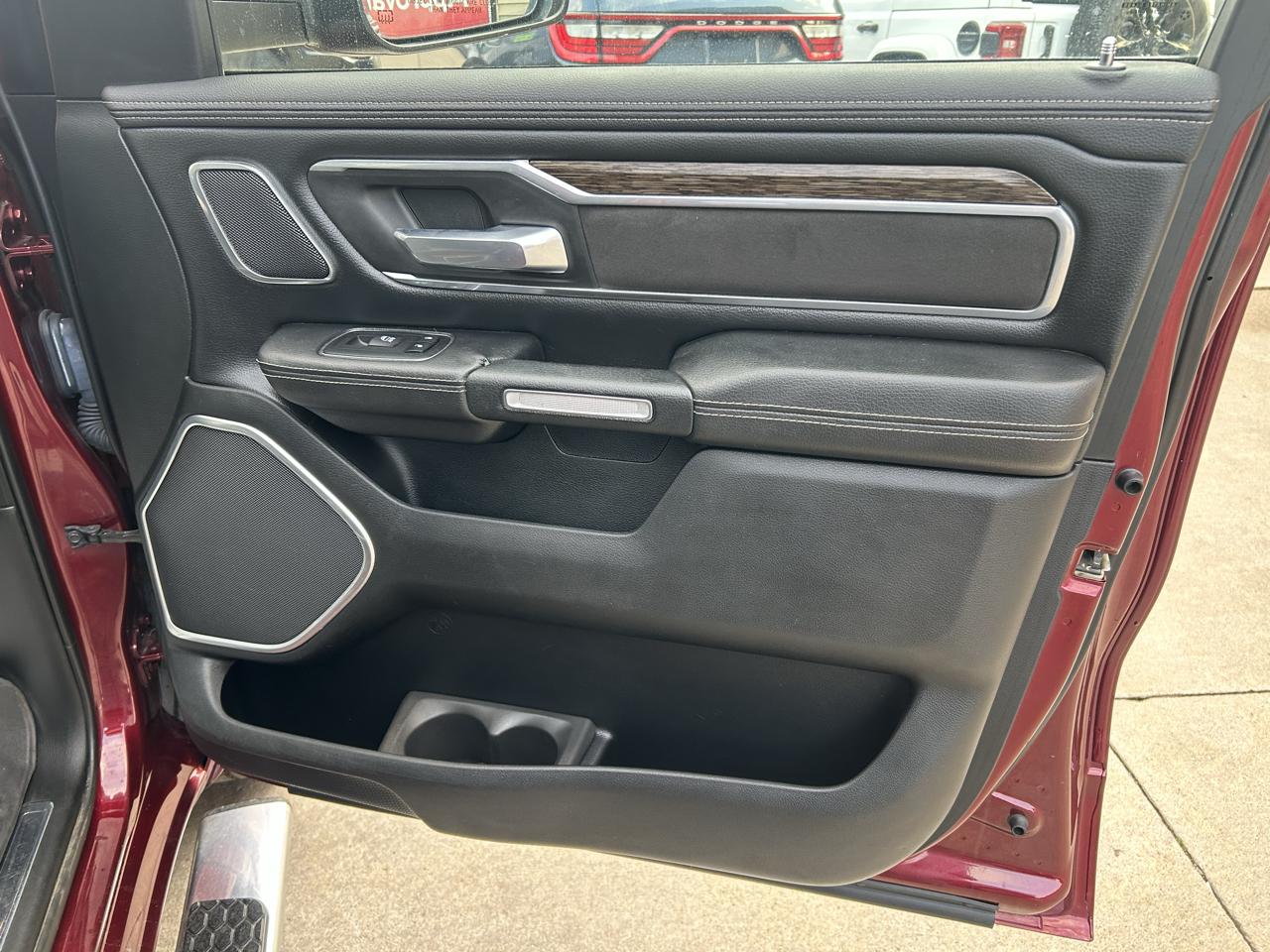 RAM 1500 Laramie 4x4 Crew Cab 5'7" Box 2019