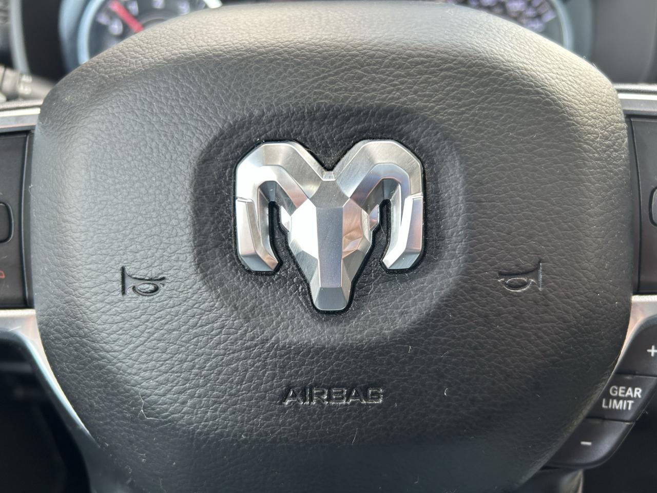 RAM 1500 Laramie 4x4 Crew Cab 5'7" Box 2019