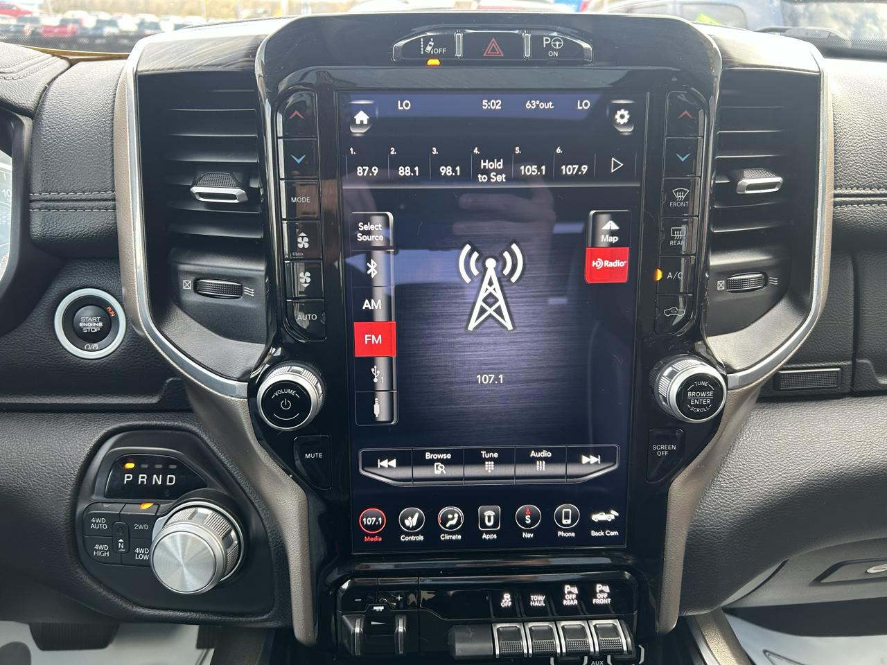 RAM 1500 Laramie 4x4 Crew Cab 5'7" Box 2019