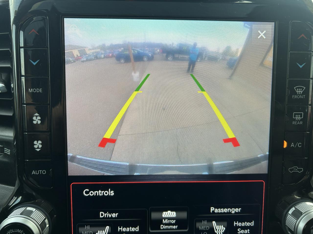 RAM 1500 Laramie 4x4 Crew Cab 5'7" Box 2019