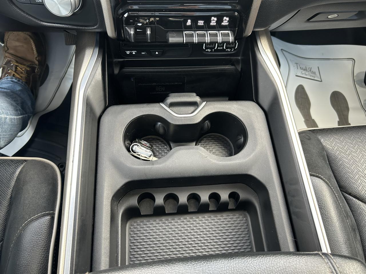 RAM 1500 Laramie 4x4 Crew Cab 5'7" Box 2019