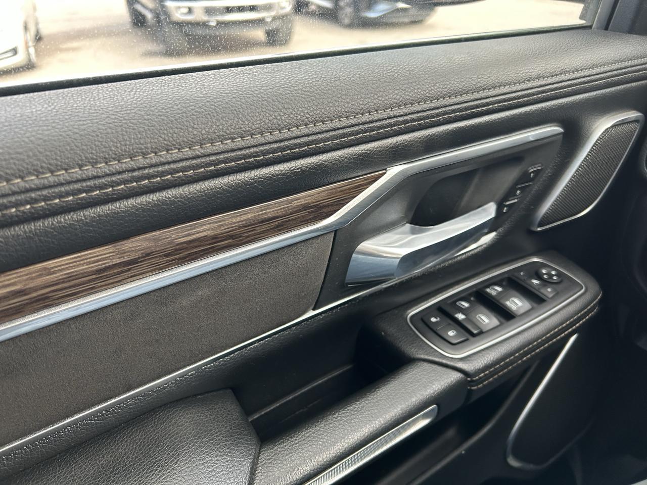 RAM 1500 Laramie 4x4 Crew Cab 5'7" Box 2019