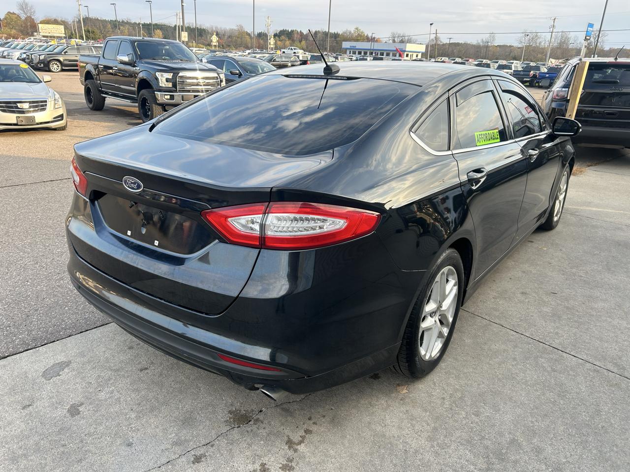 Ford Fusion 4dr Sdn SE FWD 2014