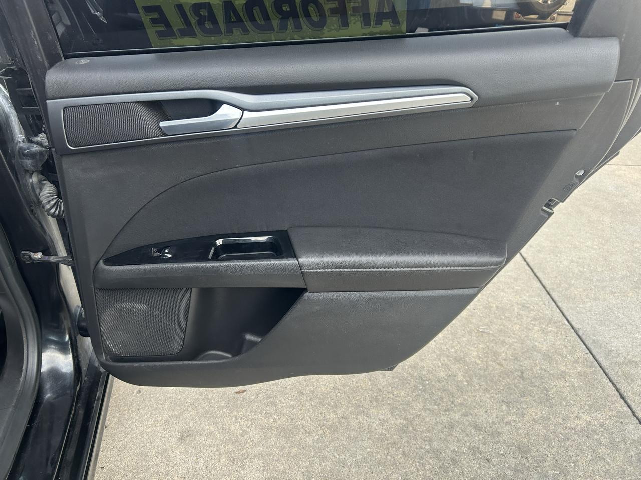 Ford Fusion 4dr Sdn SE FWD 2014
