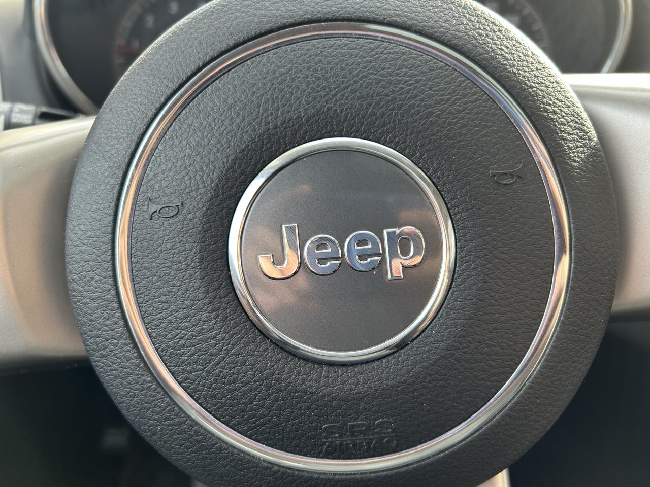 Jeep Grand Cherokee 4WD 4dr Overland 2012